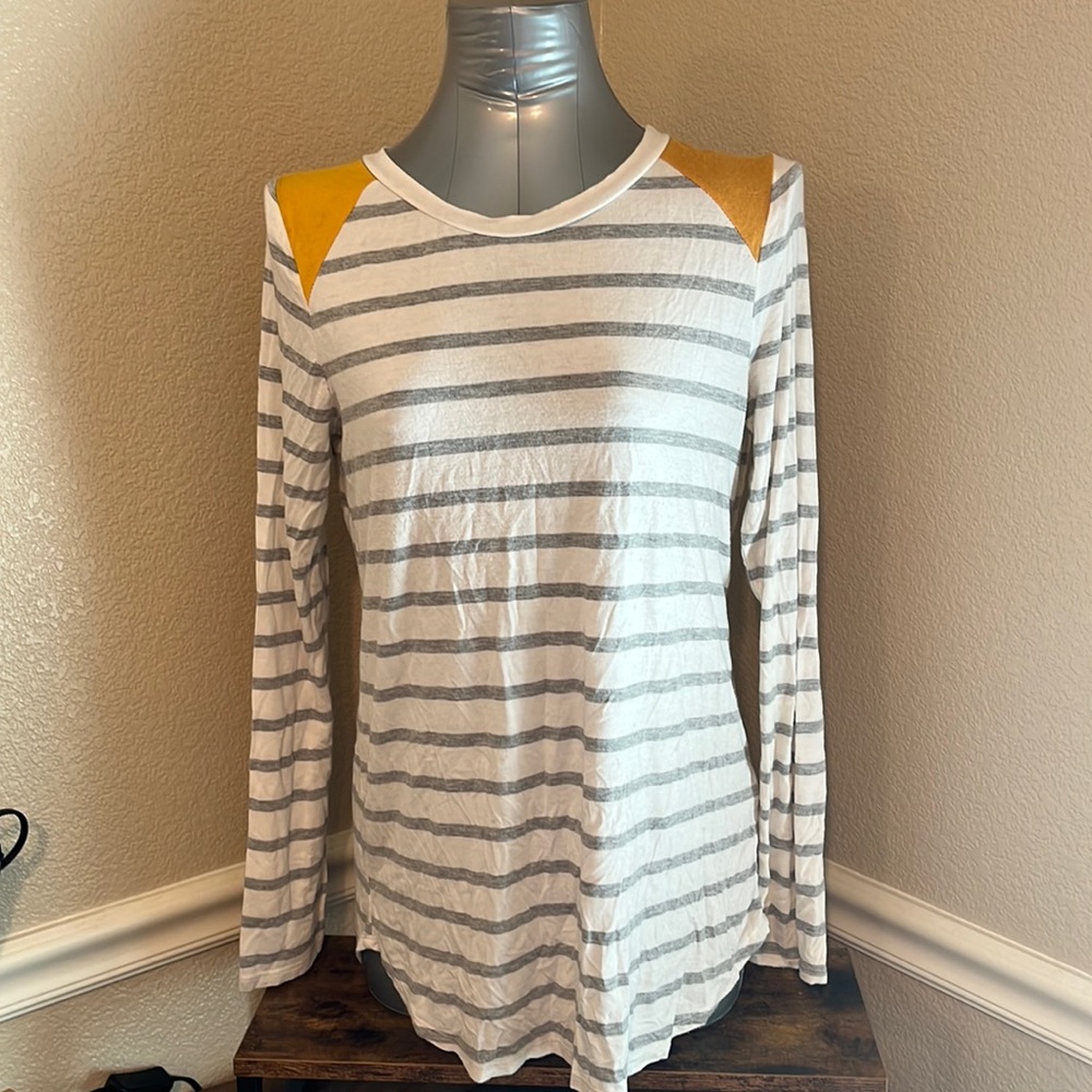 LARGE LONG SLEEVE LIGHTWEIGHT STRIPED TOP